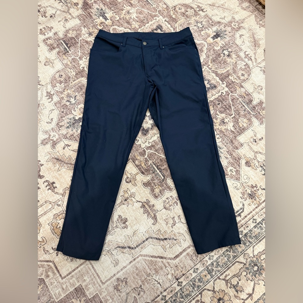 Lululemon mens ABC Pant Classic *Warpstreme 30"
30 inch inseam